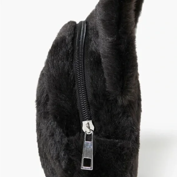 Kuromi Plush Makeup Bag - Picture 4 of 6